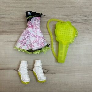 Monster High Doll Spectra Vondergeist Ghoul Sports Tennis Dress Shoes Racquet